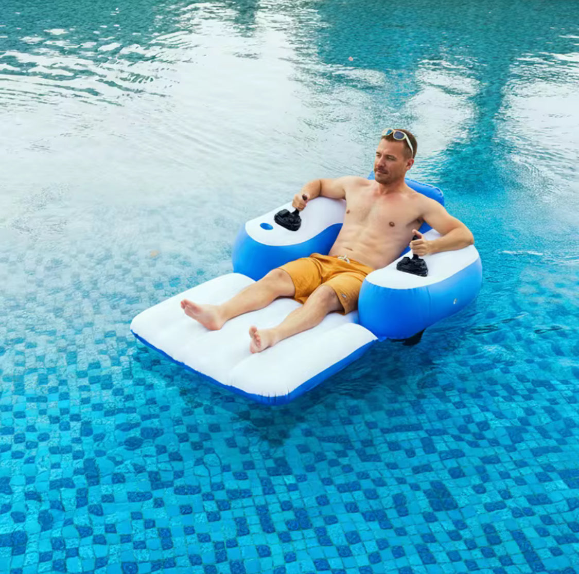 Customer photo of the HELIOS Super Glide on the water